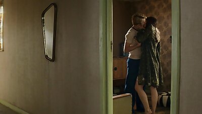 كاتارينا Hartlova اشهر ممثلات افلام الجنس يرضي عشيقها مع الحمل الدافئ